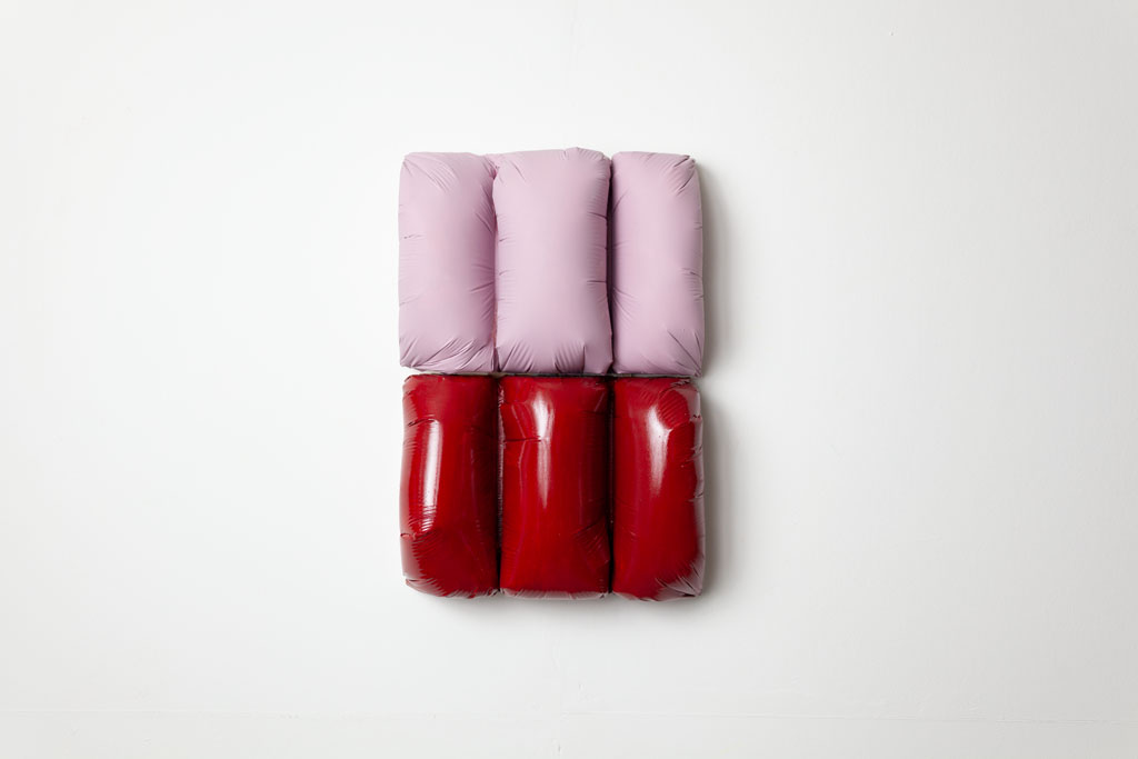 Untitled (purple), 2023, a sculpture in plaster, acrylic and polyurethane